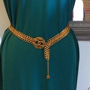 Authentic Chanel chain belt (AH)